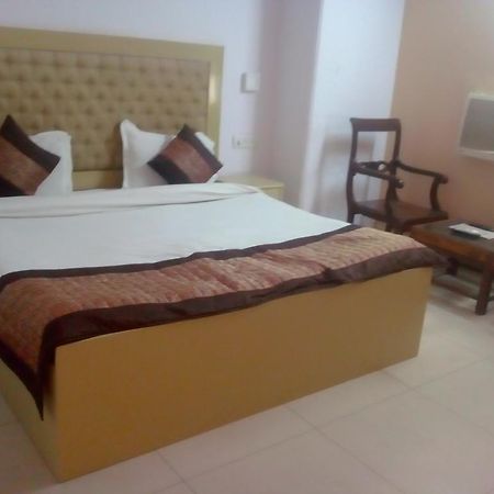Hotel O Hotel Landmark Inn Делі Екстер'єр фото
