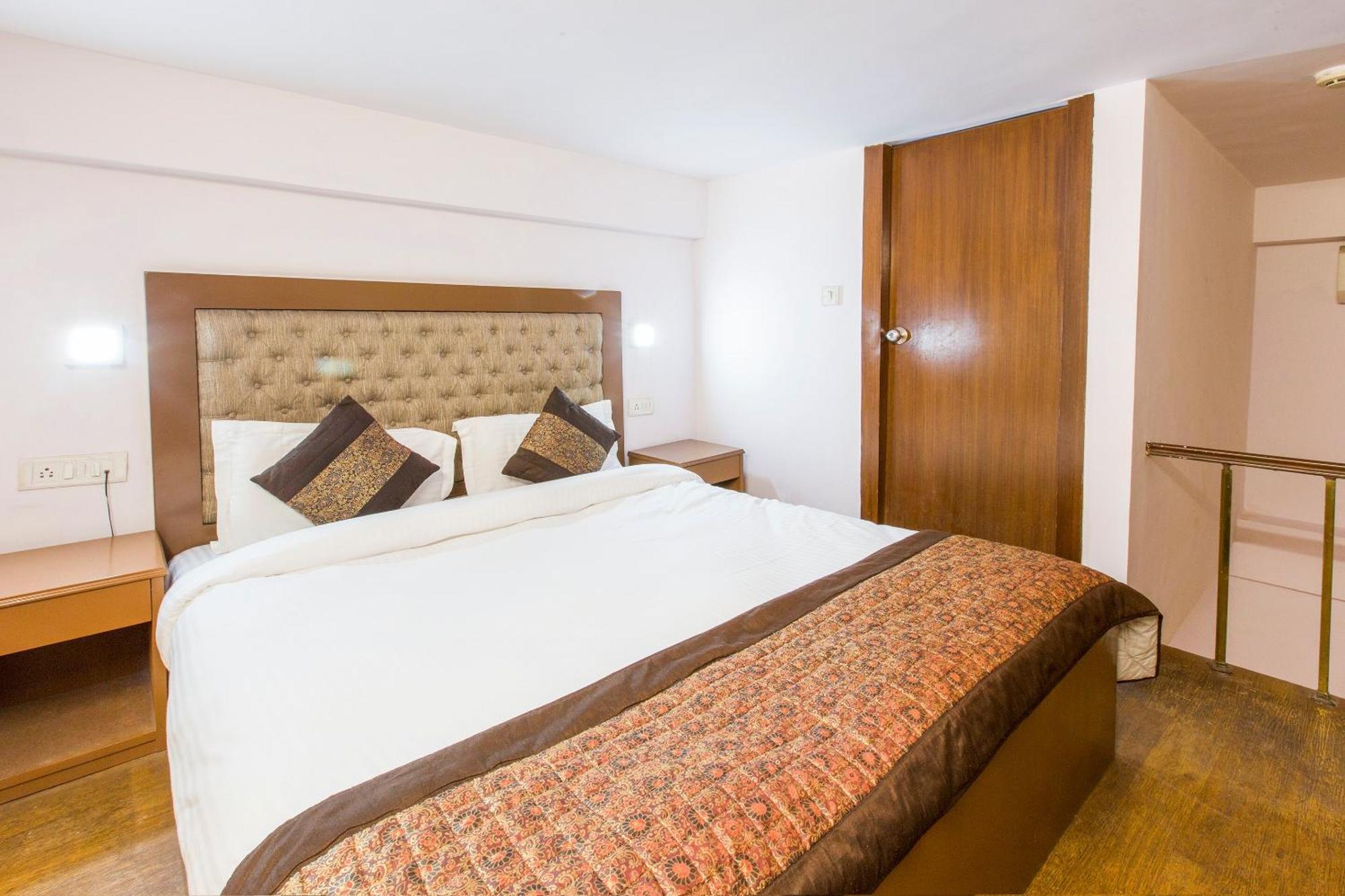 Hotel O Hotel Landmark Inn Делі Екстер'єр фото