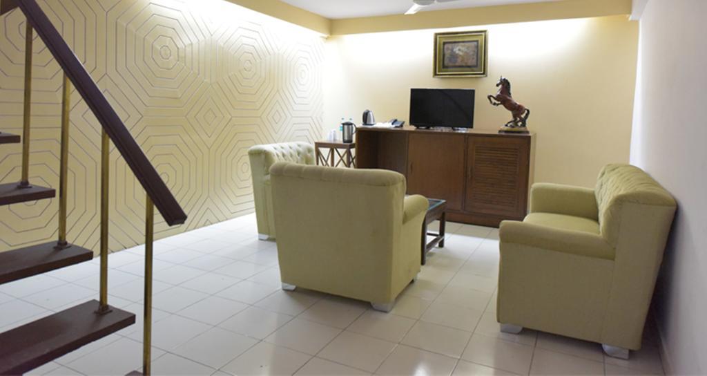 Hotel O Hotel Landmark Inn Делі Екстер'єр фото
