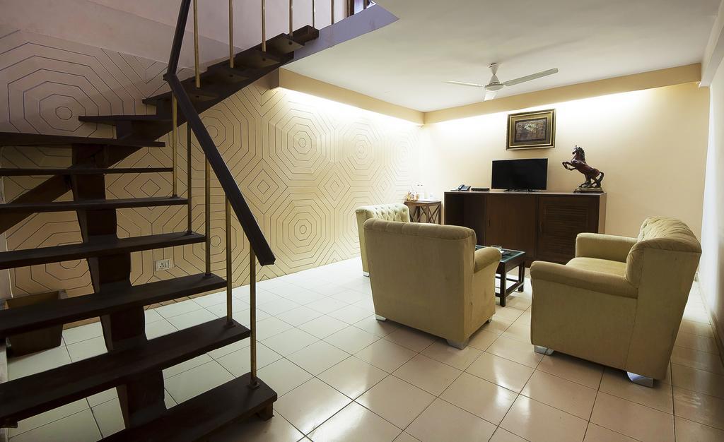 Hotel O Hotel Landmark Inn Делі Екстер'єр фото