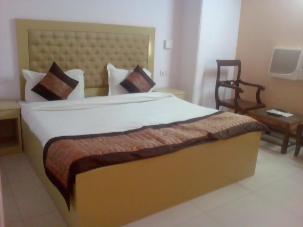 Hotel O Hotel Landmark Inn Делі Екстер'єр фото