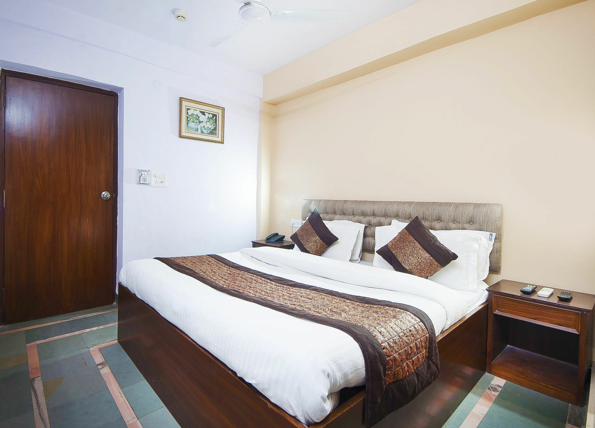 Hotel O Hotel Landmark Inn Делі Екстер'єр фото